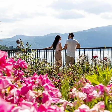 De Charme Laveno Hotel